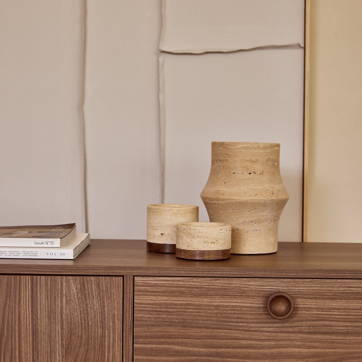 Travertine candle holder S Ø9.5x4cm including wooden plateau